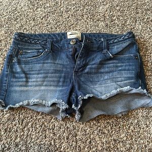 Mudd braided wasteband shorts